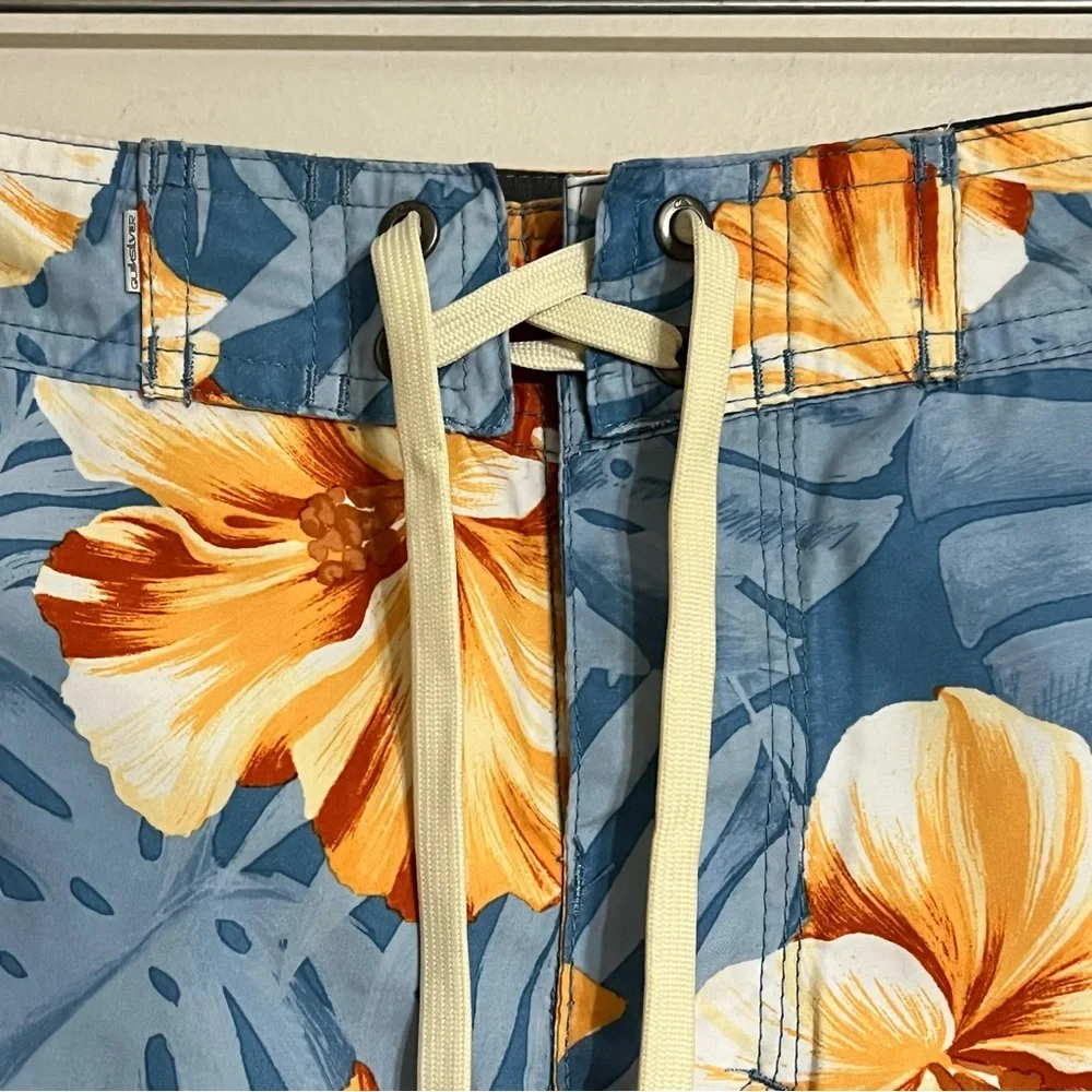 Quiksilver Board Shorts Blue Floral Swim Trunks Men’s Size 38 Inseam‎ 9” - Picture 3 of 9